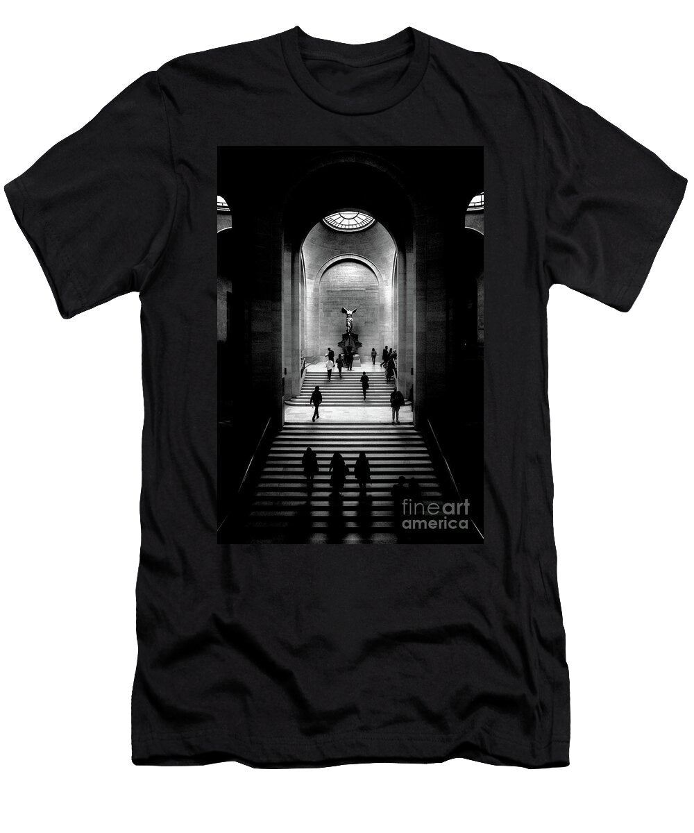 1 Louvre Victory Guilherme Pontes T-Shirt