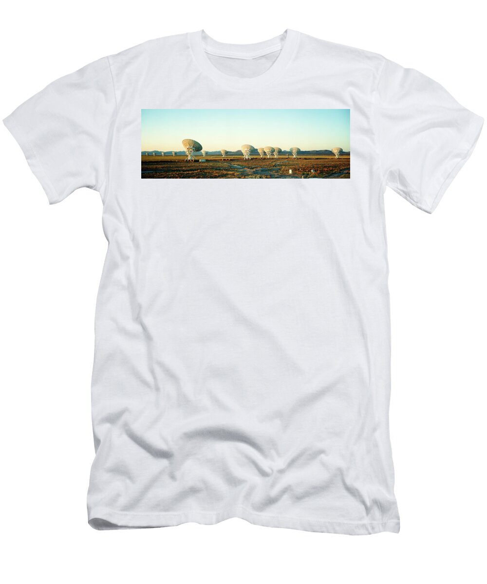 1 Radio Telescopes in a Field Very Large Panoramic Images T-Shirt