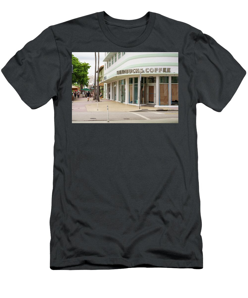 1 Starbucks Closed on Miami Beach Lincoln Road 2024 Recession Felix Mizioznikov T-Shirt
