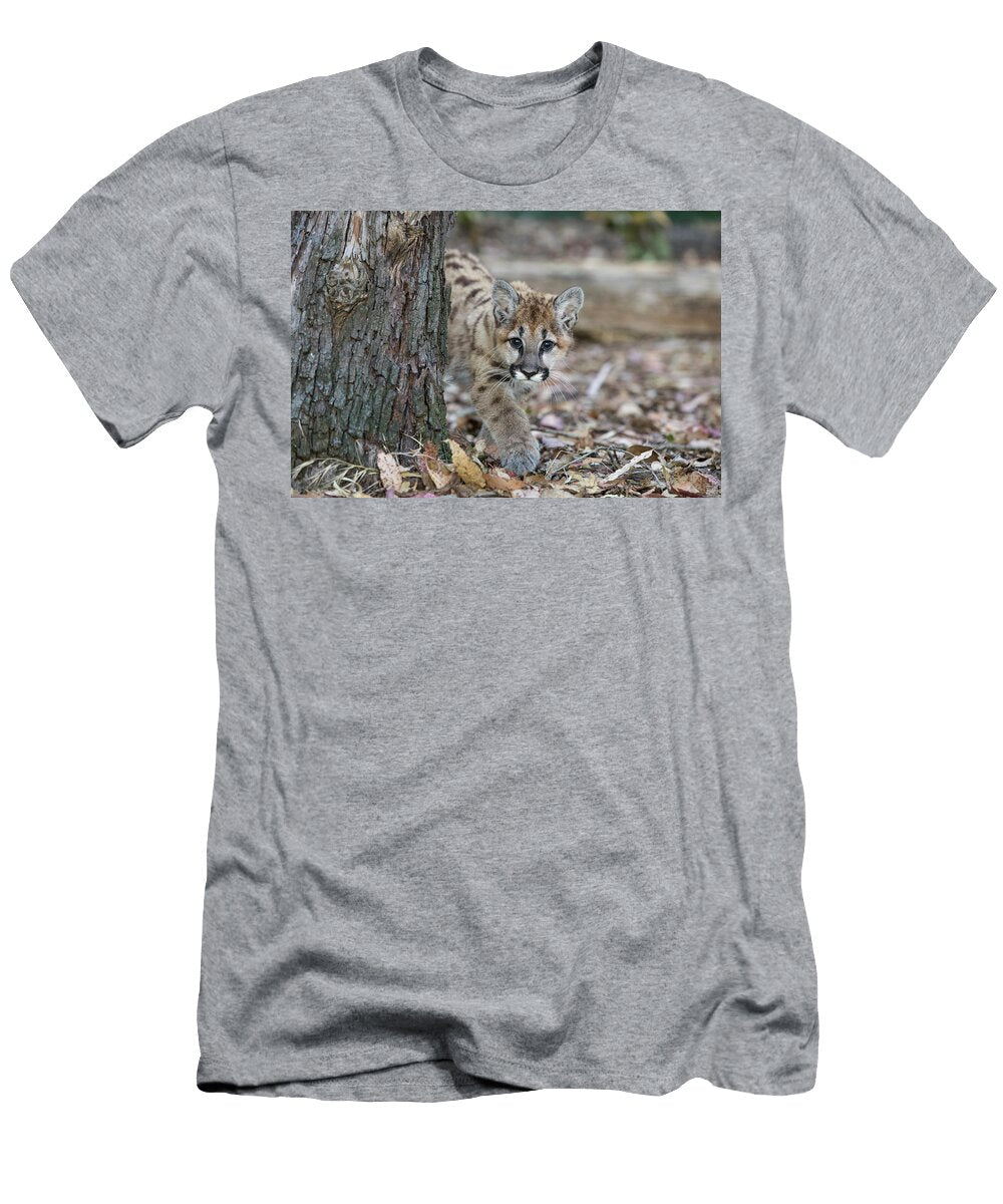 2 Orphaned Mountain Lion Cub Suzi Eszterhas T-Shirt