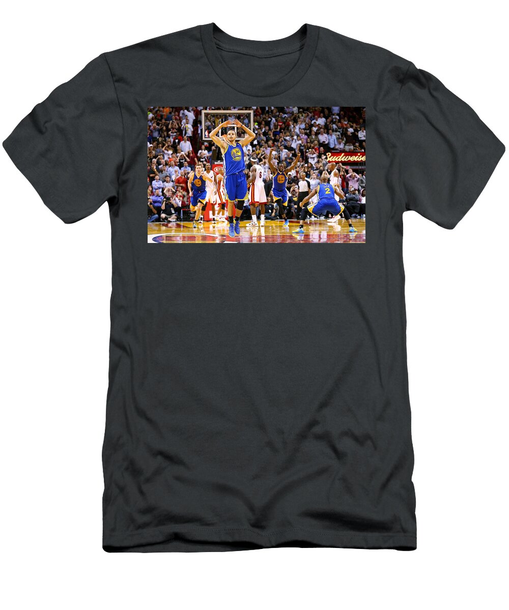 2 Vintage Basketball Eiden Retma T-Shirt