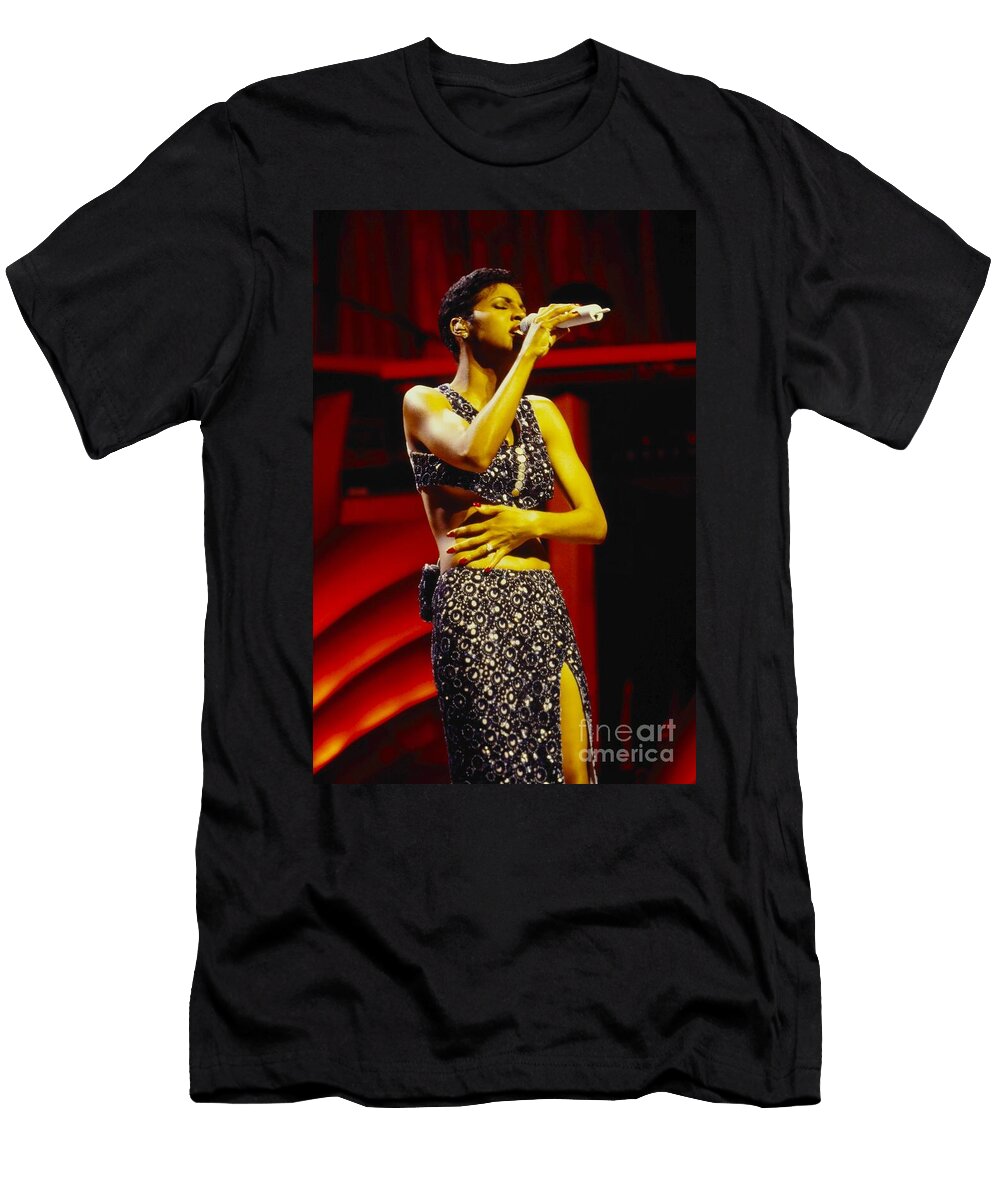 25 Toni Braxton Concert Photos T-Shirt
