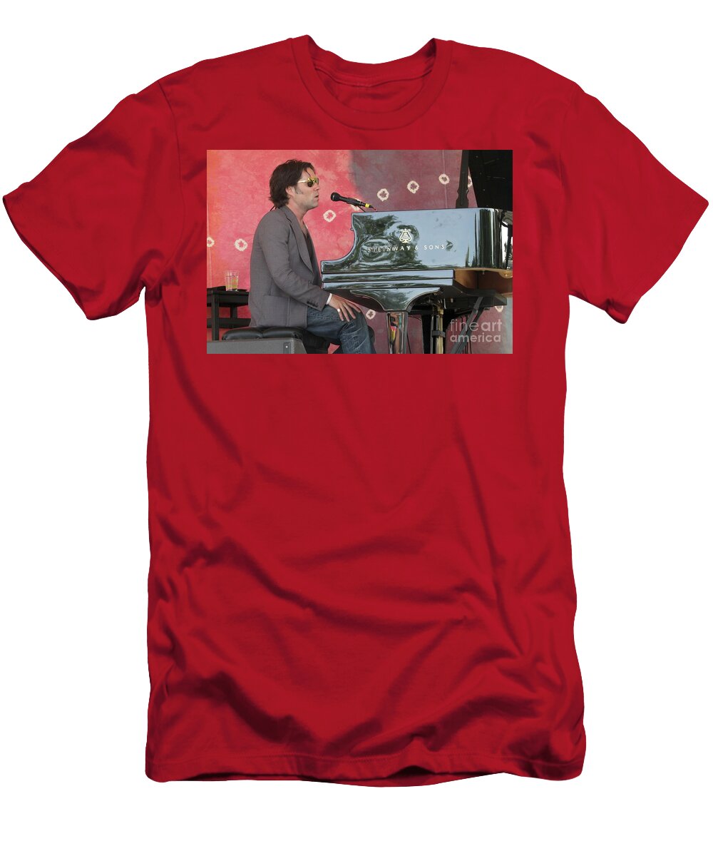 9 Rufus Wainwright Concert Photos T-Shirt