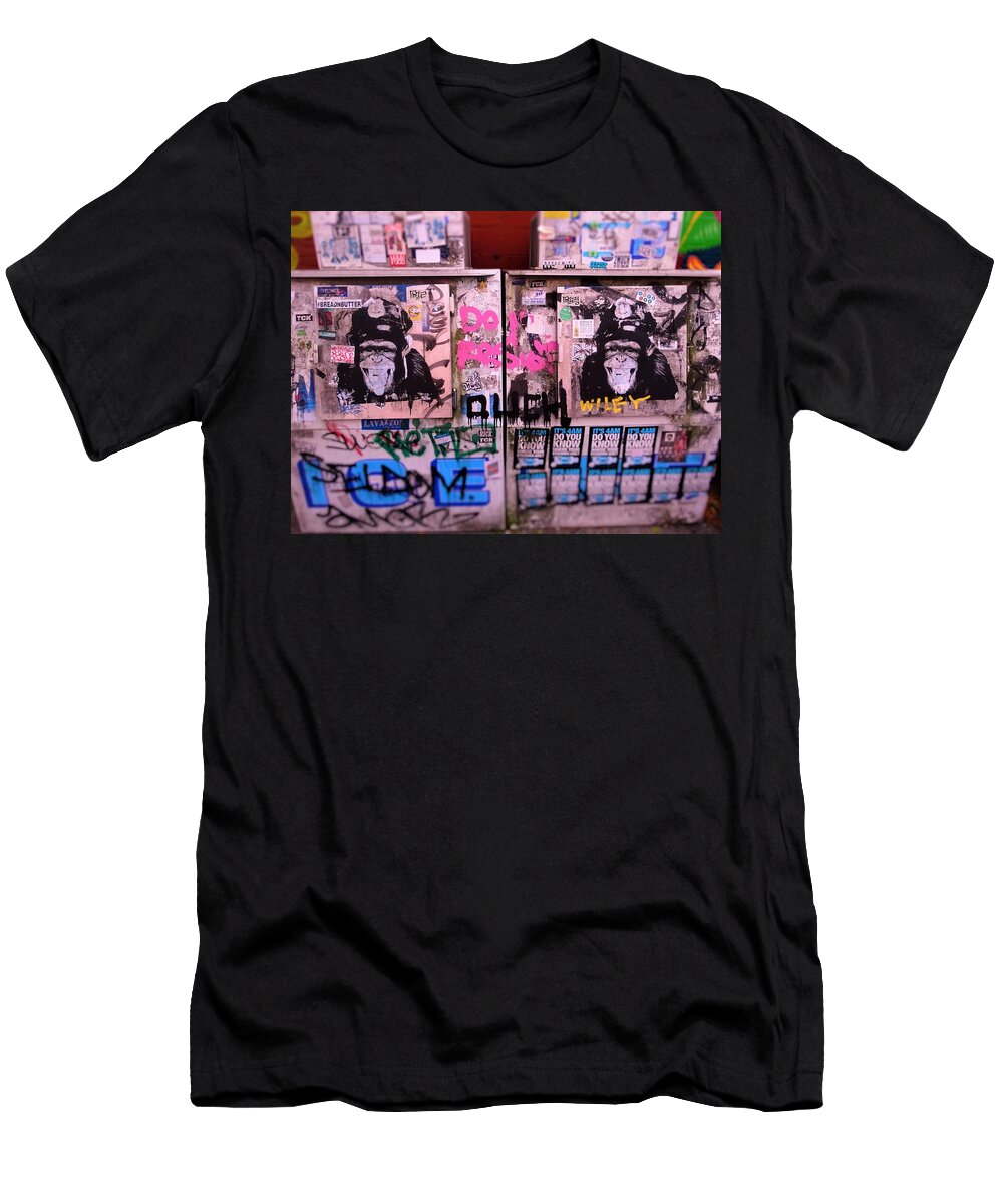 A Wiley the Monkey Mural in New York Funkpix Photo Hunter T-Shirt