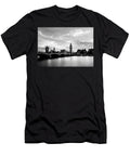 Big Ben and Westminster Bridge River Thames Architectural Composition in Monochromatic Grandeur Dmr Filho T-Shirt