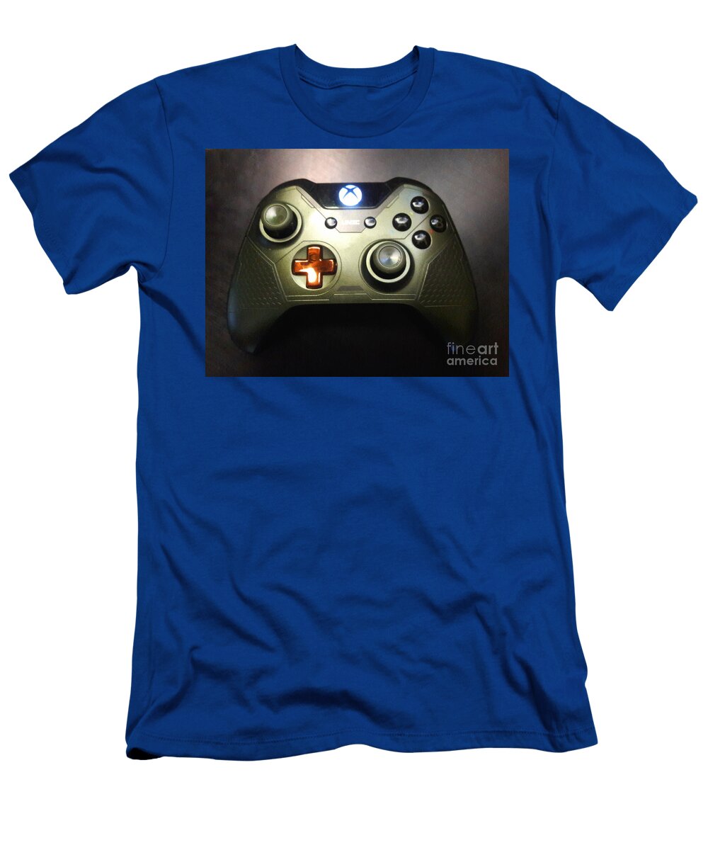 Control Pretttea Art Gallery By Teaya Simms T-Shirt