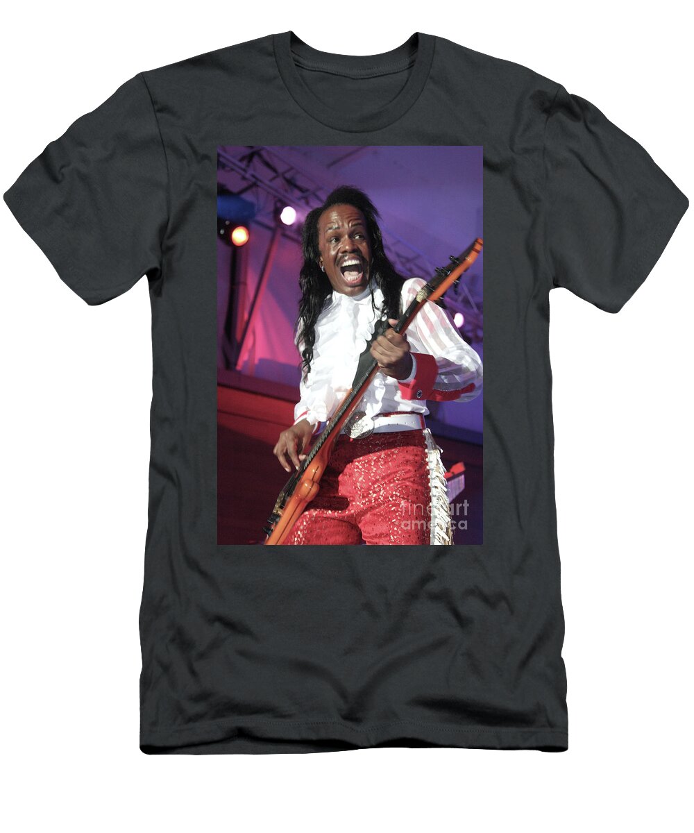 Earthwindandfire Bassist Verdine White Concert Photos T-Shirt