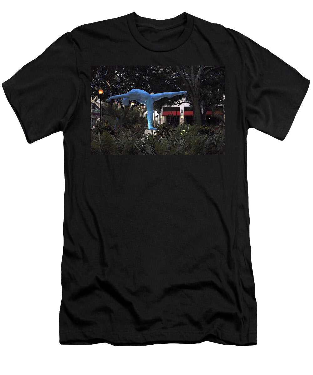 Freedom Sky Sculpture At Selby Five Points Park Sarasota Florida Sally Rockefeller T-Shirt