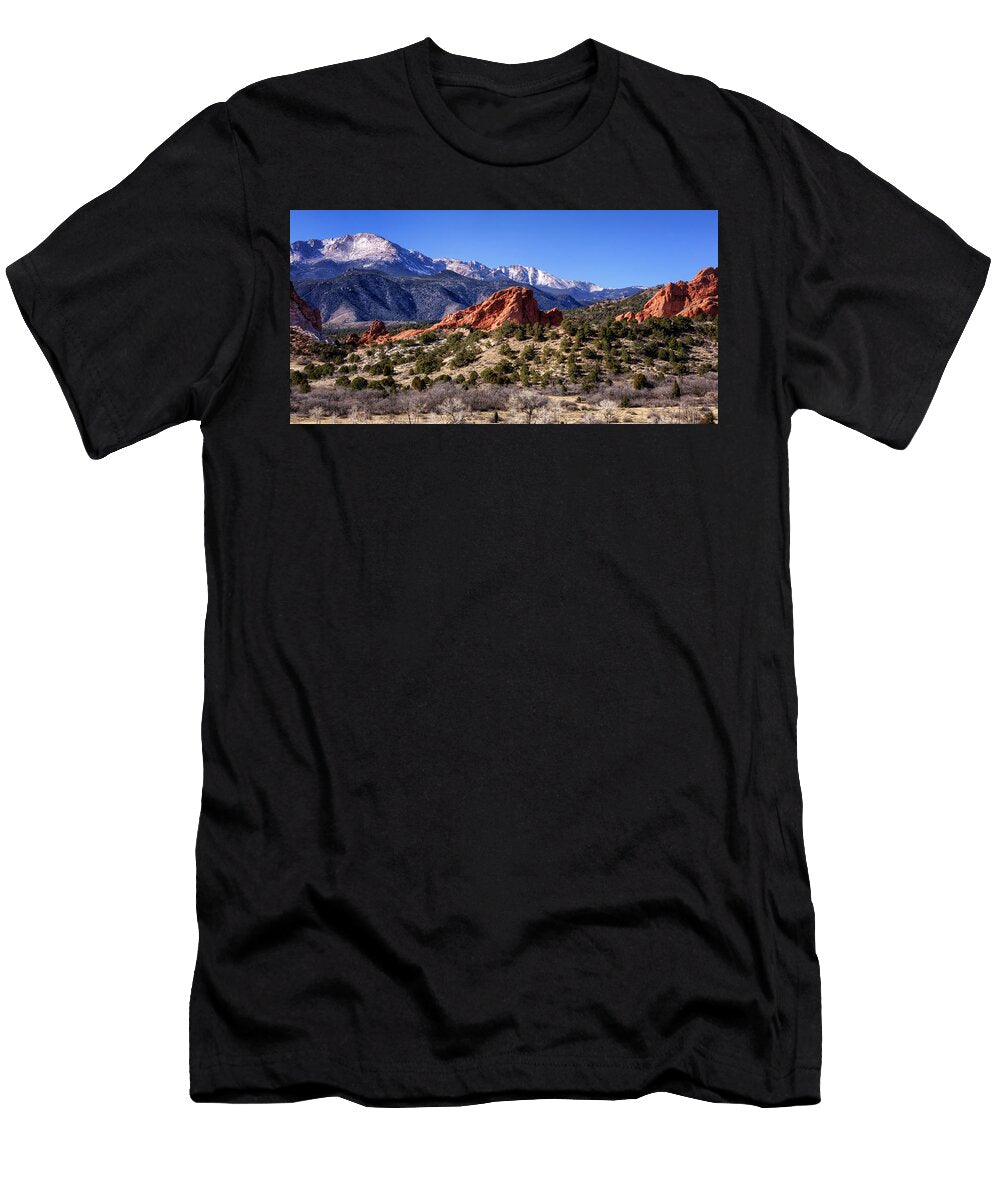 Garden of the Gods Panorama Nikolyn Mcdonald T-Shirt
