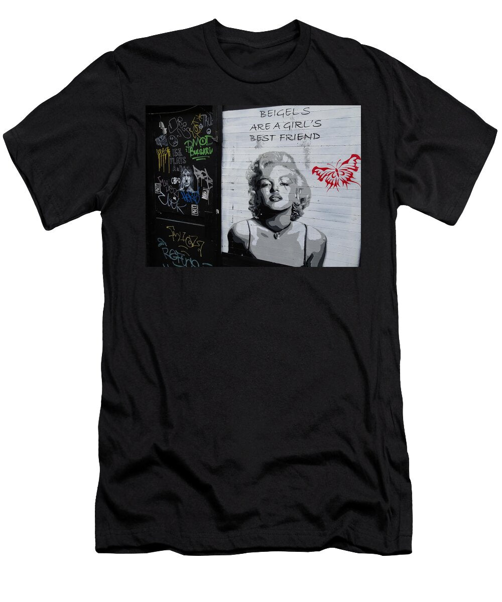 Marilyn Bagels in London Funkpix Photo Hunter T-Shirt