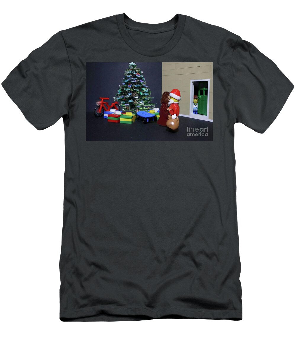 Mummy Kissing Santa Deane Palmer T-Shirt