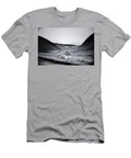 Solitary House in Vast Icelandic Mountain Valley Black and White Dmr Filho T-Shirt