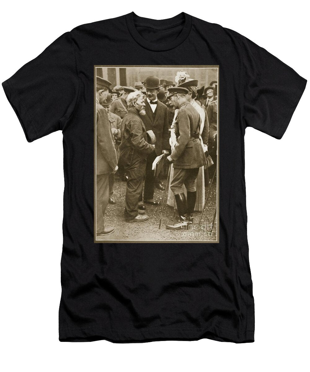 The King and Queen Converse with an Old Shipwright At Birkenhead English Photographer T-Shirt