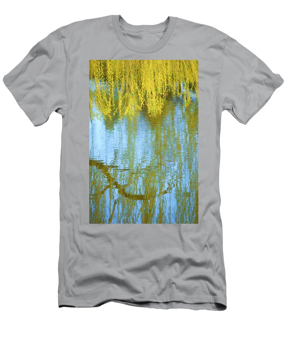 Weeping Willow Reflections in Water Nikolyn Mcdonald T-Shirt
