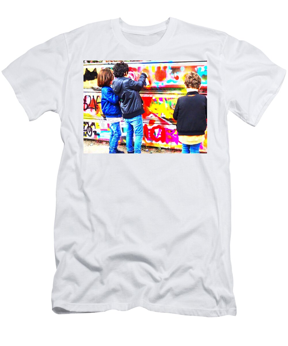 Young Aerosol Artists in Paris Funkpix Photo Hunter T-Shirt
